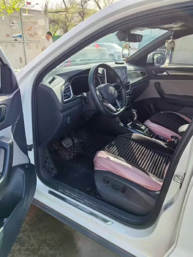 2023 Volkswagen T-Roc 1.5T 160HP L4 7DCT,autocango,china used car exporter,china ev exporter,chinese used car exporter,chinese used ev exporter