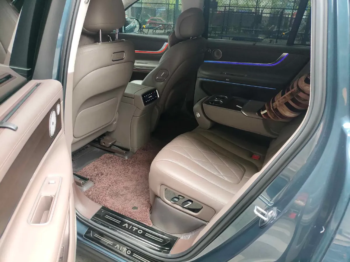 2024 AITO AITO M9 1.5T 152HP L4 REEV 42KWH,autocango,china used car exporter,china ev exporter,chinese used car exporter,chinese used ev exporter