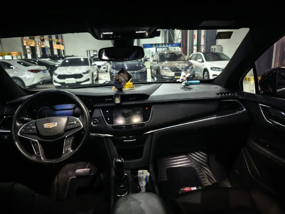 2022 Cadillac XT5 2.0T 237HP L4 9AT,autocango,china used car exporter,china ev exporter,chinese used car exporter,chinese used ev exporter