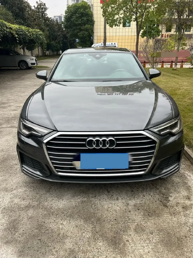 2021 Audi A6L 2.0T 224HP L4 7DCT,autocango,china used car exporter,china ev exporter,chinese used car exporter,chinese used ev exporter