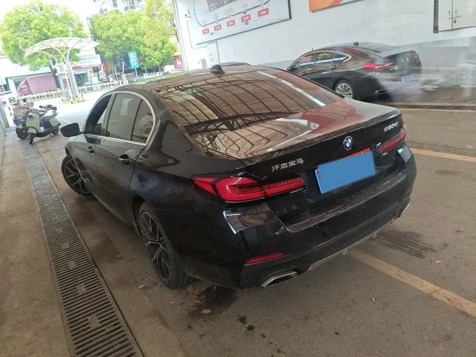 2022 BMW 5 Series 2.0T 252HP L4 8AT,autocango,china used car exporter,china ev exporter,chinese used car exporter,chinese used ev exporter