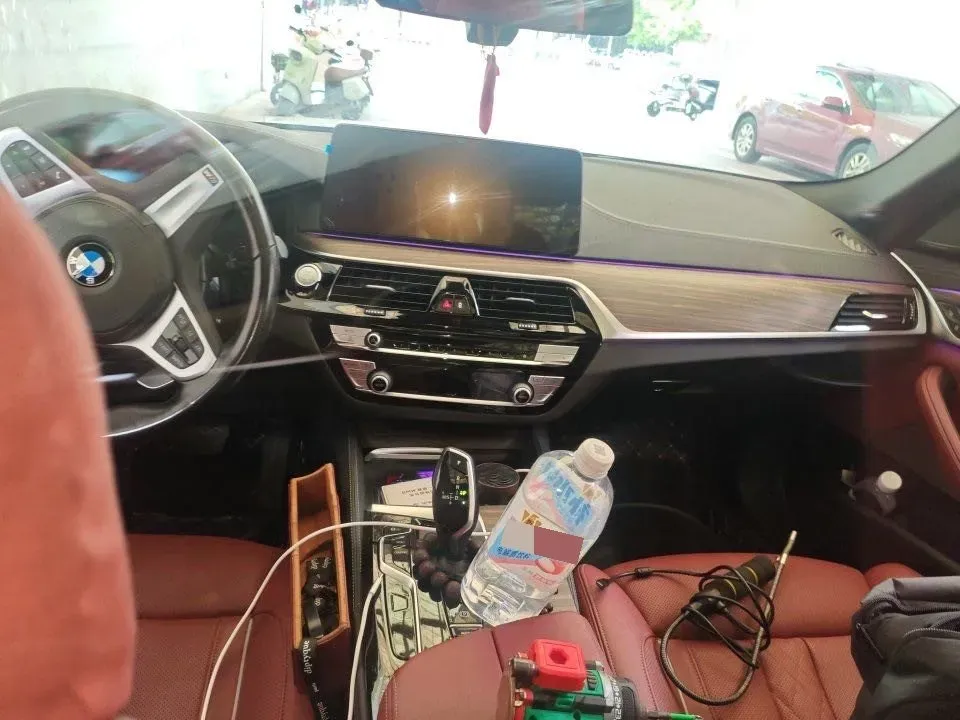 2022 BMW 5 Series 2.0T 252HP L4 8AT,autocango,china used car exporter,china ev exporter,chinese used car exporter,chinese used ev exporter