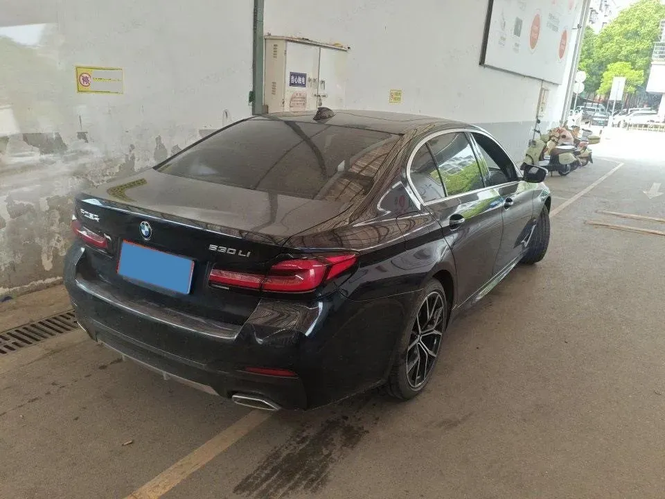 2022 BMW 5 Series 2.0T 252HP L4 8AT,autocango,china used car exporter,china ev exporter,chinese used car exporter,chinese used ev exporter