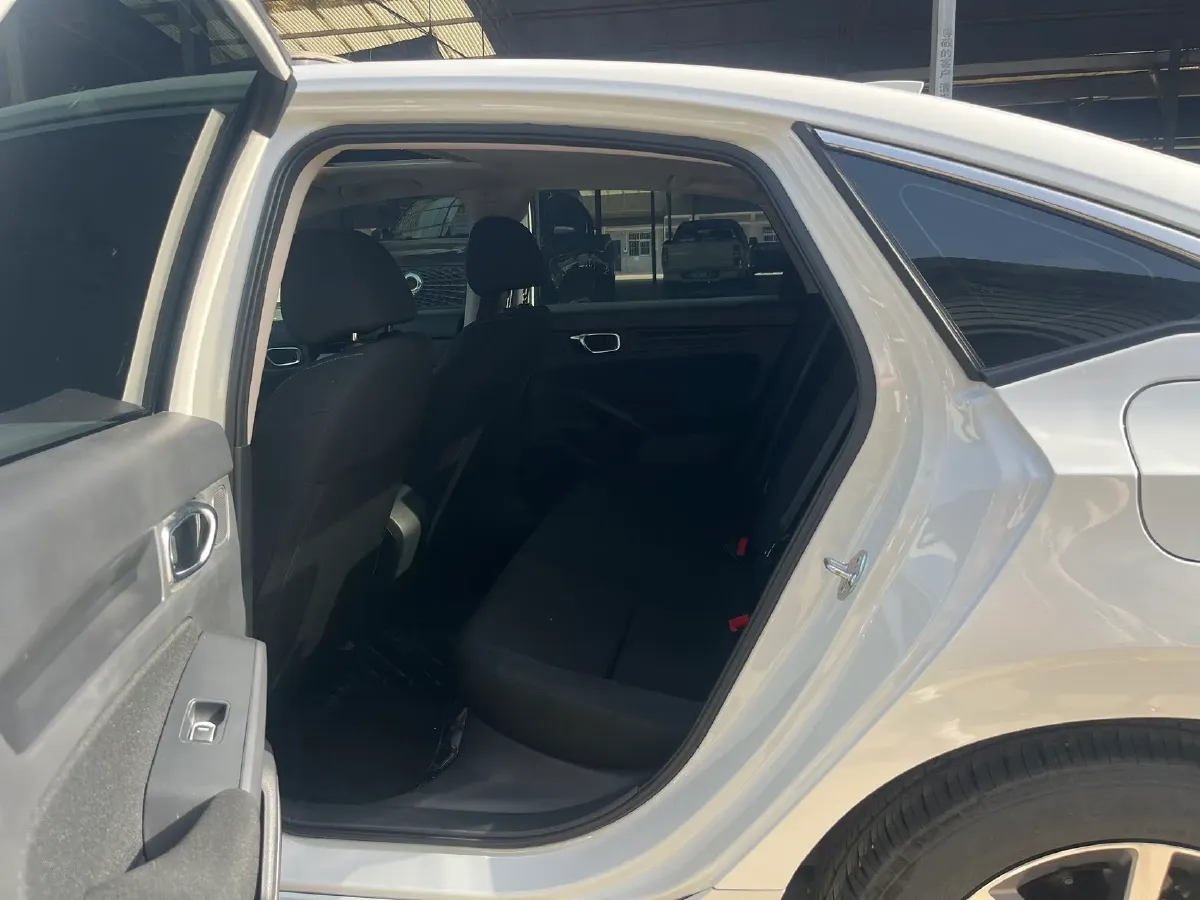 2023 Honda Civic 1.5T 182HP L4 CVT,autocango,china used car exporter,china ev exporter,chinese used car exporter,chinese used ev exporter