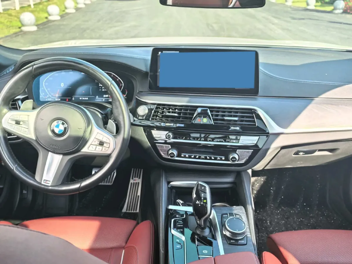 2022 BMW 5 Series 2.0T 252HP L4 8AT,autocango,china used car exporter,china ev exporter,chinese used car exporter,chinese used ev exporter