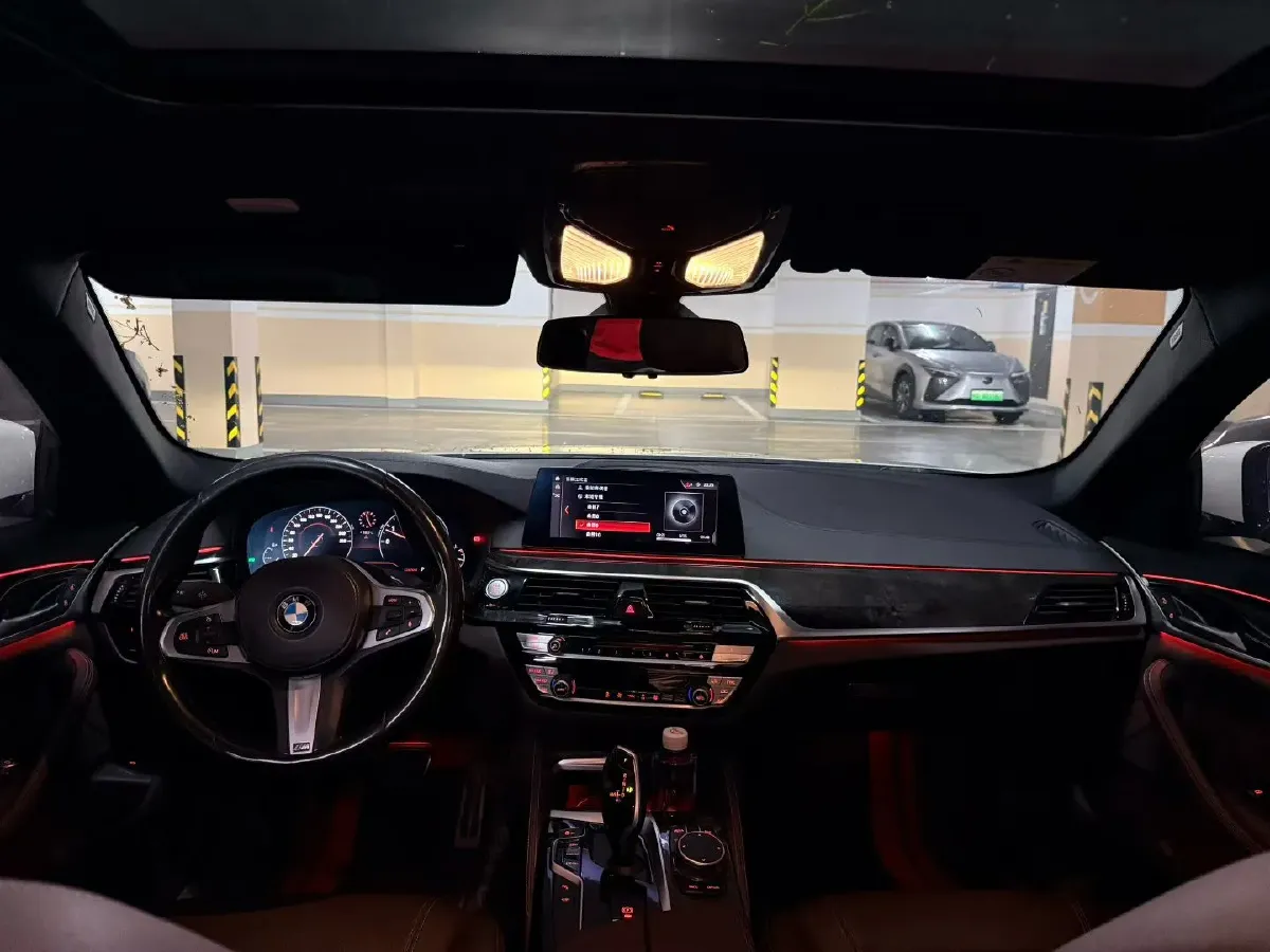 2020 BMW 5 Series 2.0T 184HP L4 8AT,autocango,china used car exporter,china ev exporter,chinese used car exporter,chinese used ev exporter