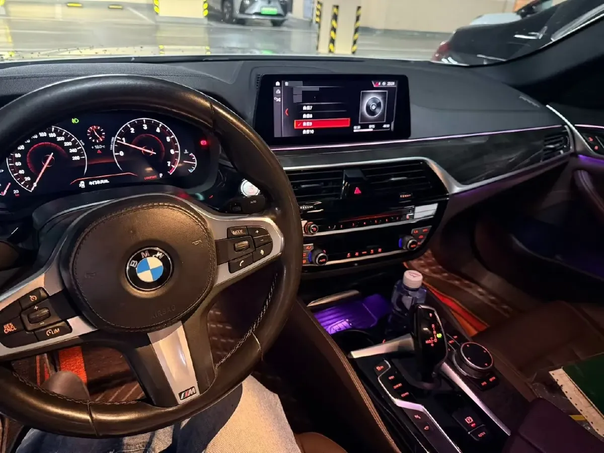 2020 BMW 5 Series 2.0T 184HP L4 8AT,autocango,china used car exporter,china ev exporter,chinese used car exporter,chinese used ev exporter