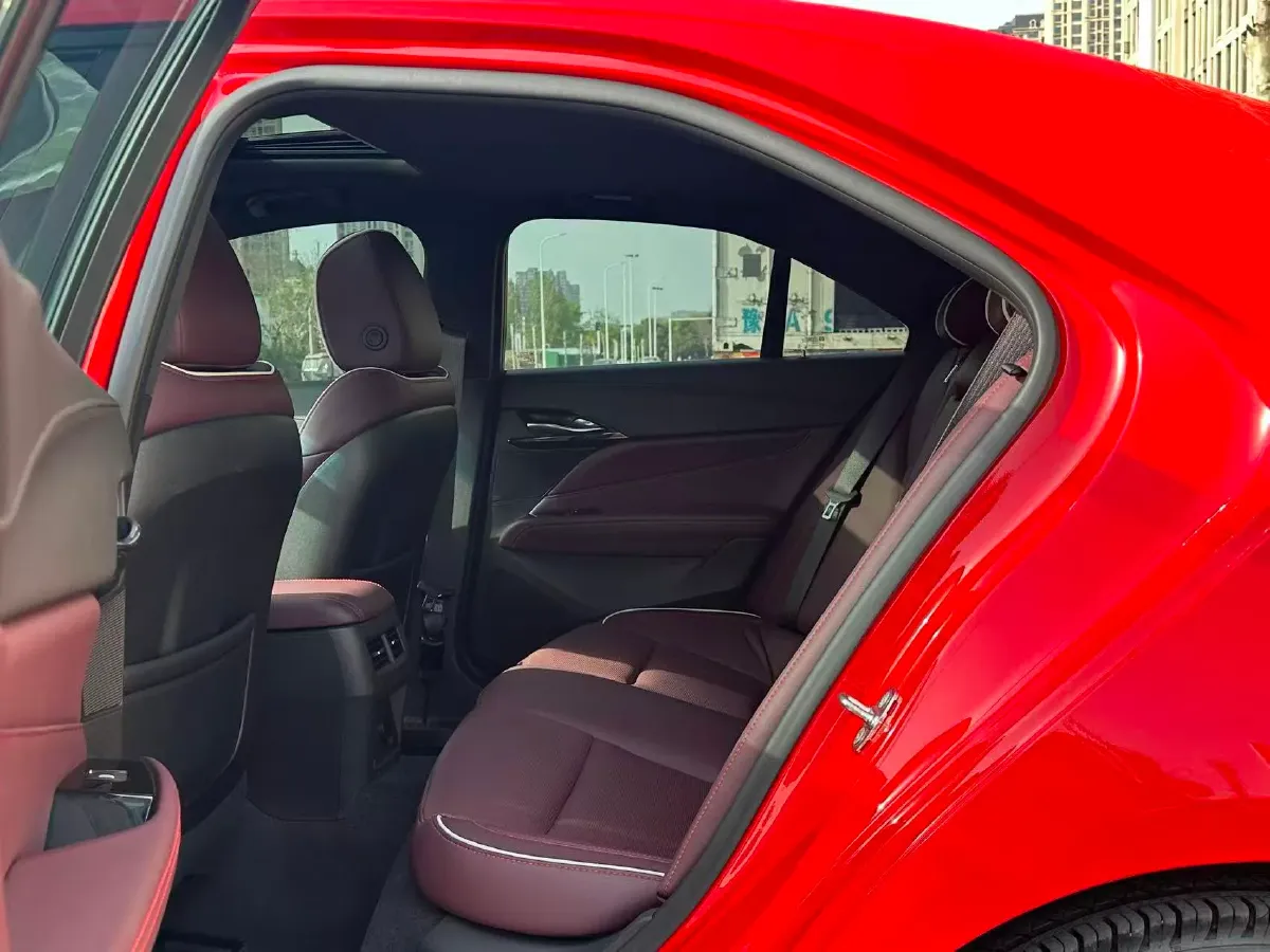 2023 Cadillac CT4 2.0T 237HP L4 8AT,autocango,china used car exporter,china ev exporter,chinese used car exporter,chinese used ev exporter