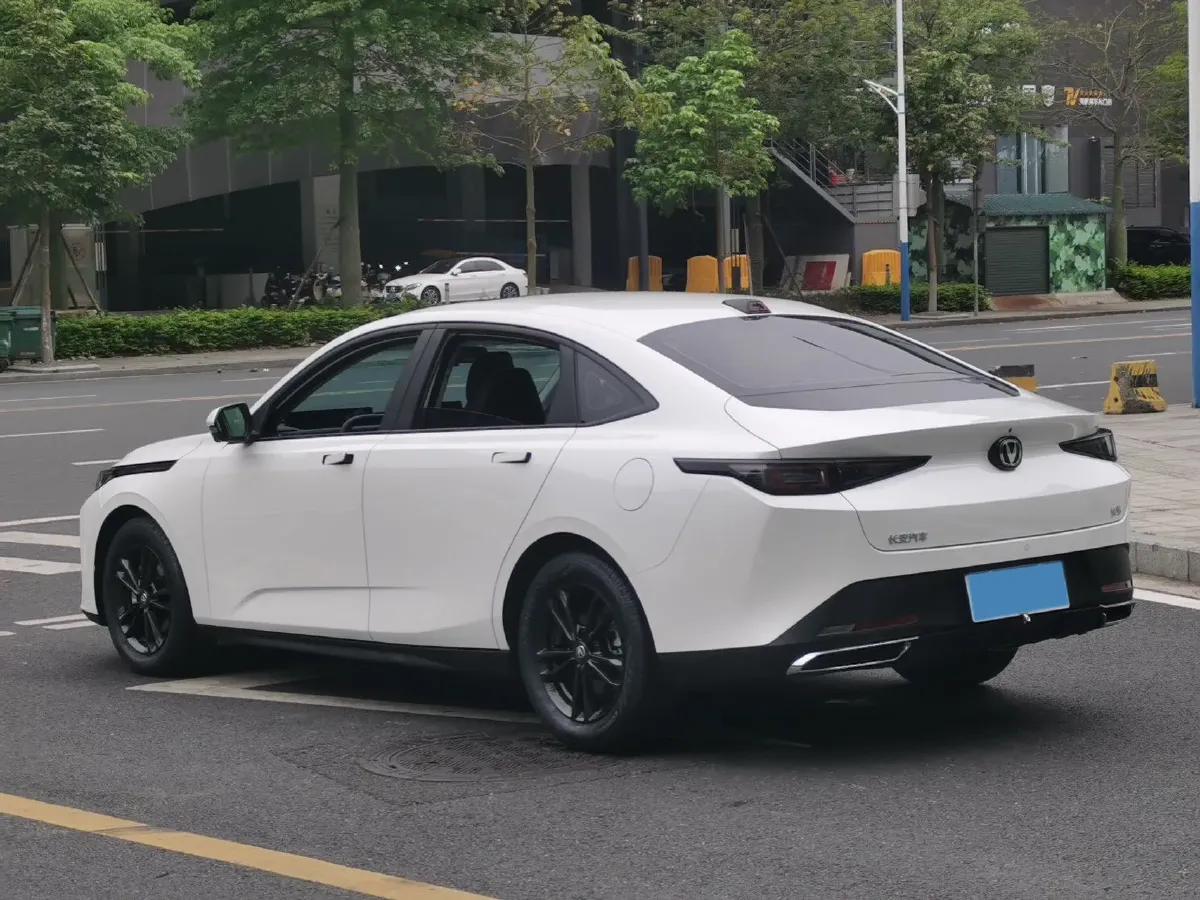 2023 ChangAn Lamore 1.5T 170HP L4 7DCT,autocango,china used car exporter,china ev exporter,chinese used car exporter,chinese used ev exporter