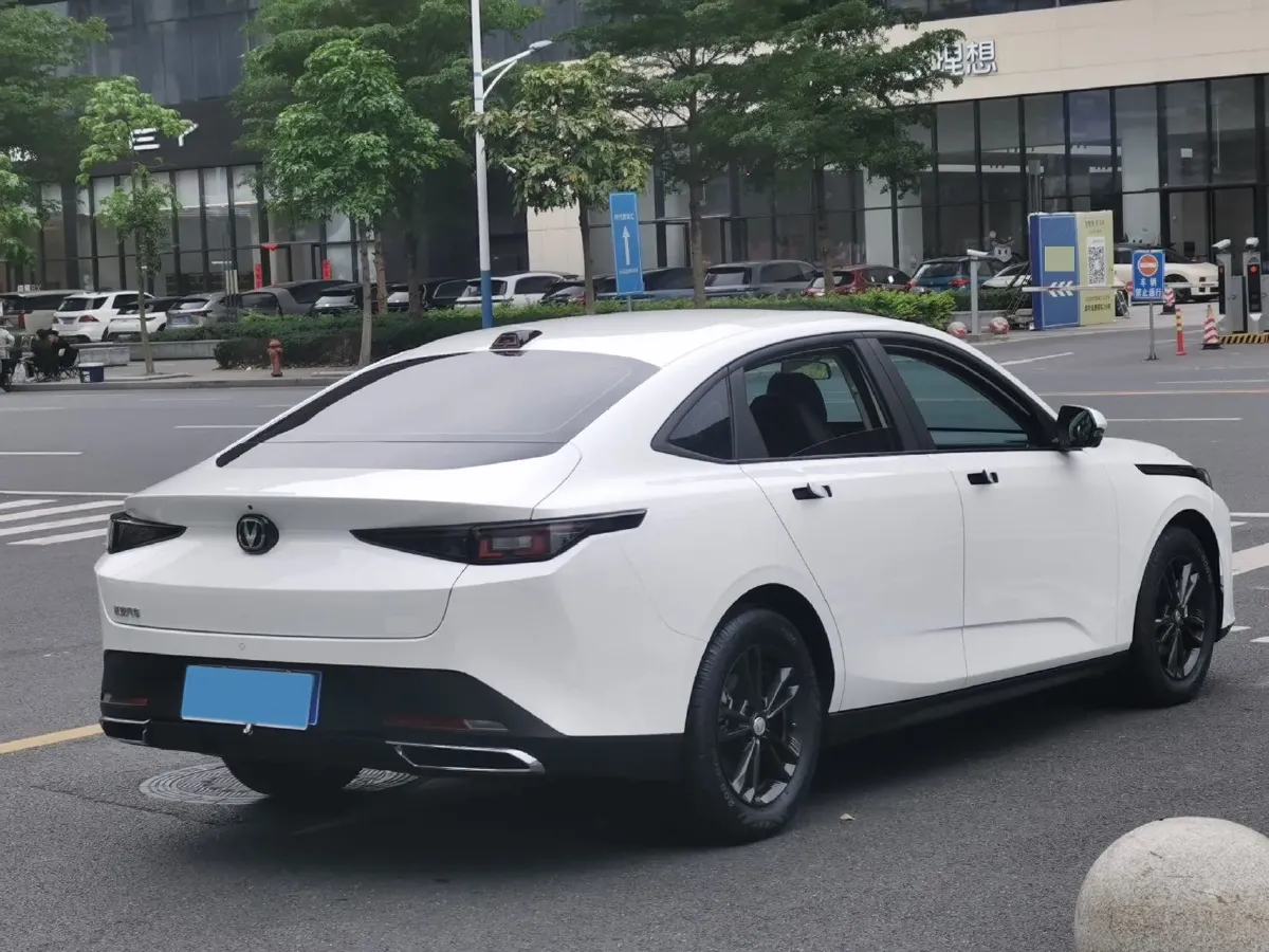 2023 ChangAn Lamore 1.5T 170HP L4 7DCT,autocango,china used car exporter,china ev exporter,chinese used car exporter,chinese used ev exporter