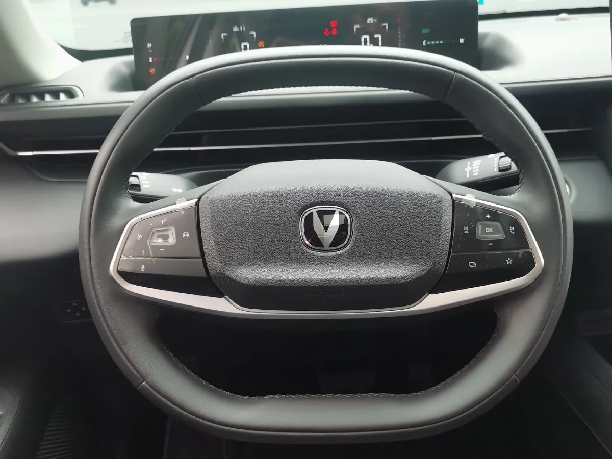 2023 ChangAn Lamore 1.5T 170HP L4 7DCT,autocango,china used car exporter,china ev exporter,chinese used car exporter,chinese used ev exporter