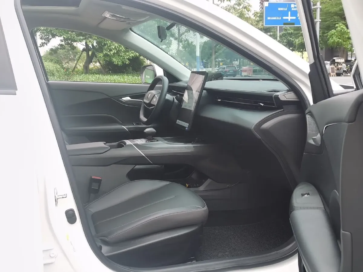 2023 ChangAn Lamore 1.5T 170HP L4 7DCT,autocango,china used car exporter,china ev exporter,chinese used car exporter,chinese used ev exporter