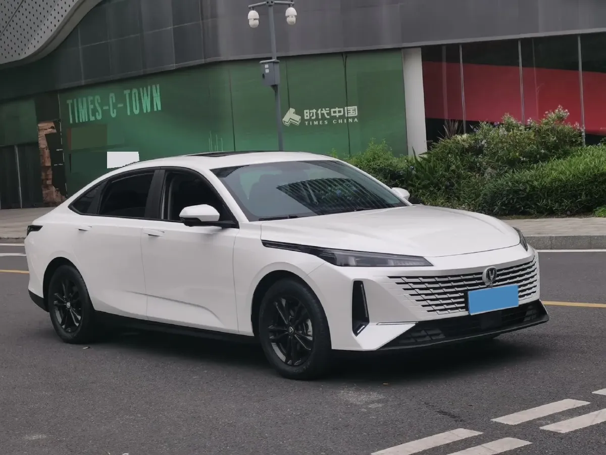 2023 ChangAn Lamore 1.5T 170HP L4 7DCT,autocango,china used car exporter,china ev exporter,chinese used car exporter,chinese used ev exporter