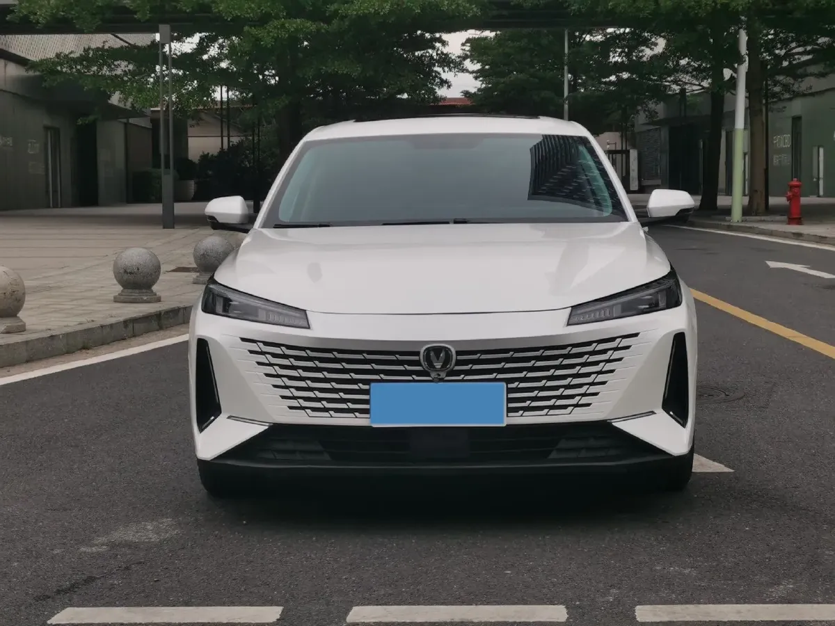 2023 ChangAn Lamore 1.5T 170HP L4 7DCT,autocango,china used car exporter,china ev exporter,chinese used car exporter,chinese used ev exporter