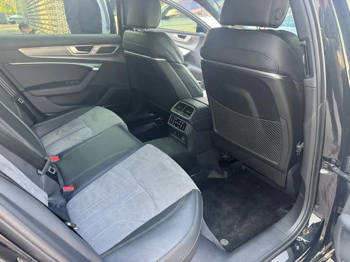 2024 Audi A6L 3.0T 340HP V6 7DCT,autocango,china used car exporter,china ev exporter,chinese used car exporter,chinese used ev exporter