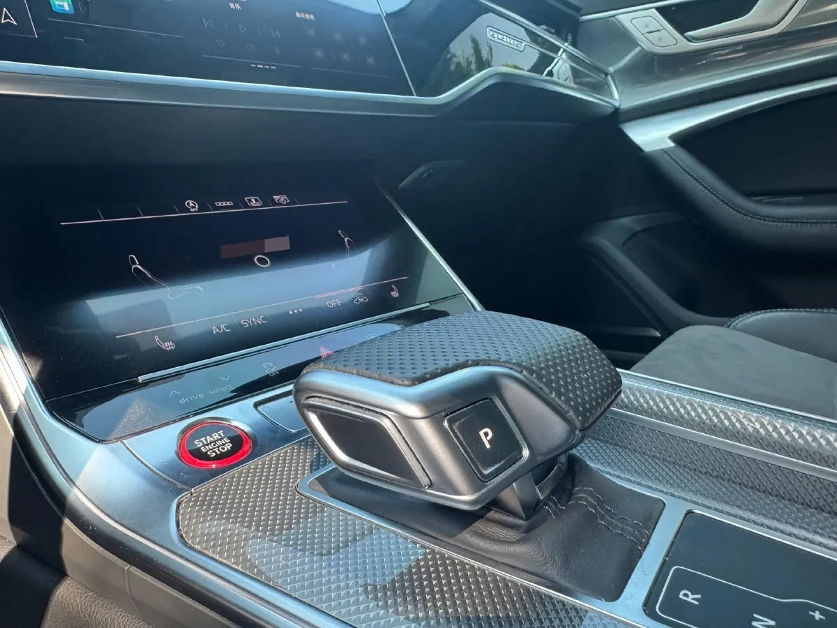 2024 Audi A6L 3.0T 340HP V6 7DCT,autocango,china used car exporter,china ev exporter,chinese used car exporter,chinese used ev exporter