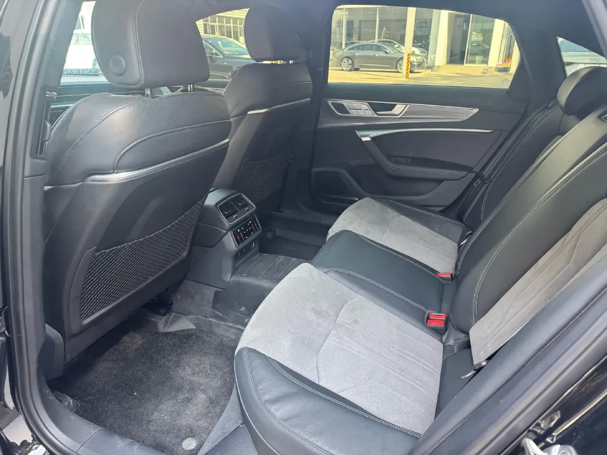 2024 Audi A6L 3.0T 340HP V6 7DCT,autocango,china used car exporter,china ev exporter,chinese used car exporter,chinese used ev exporter