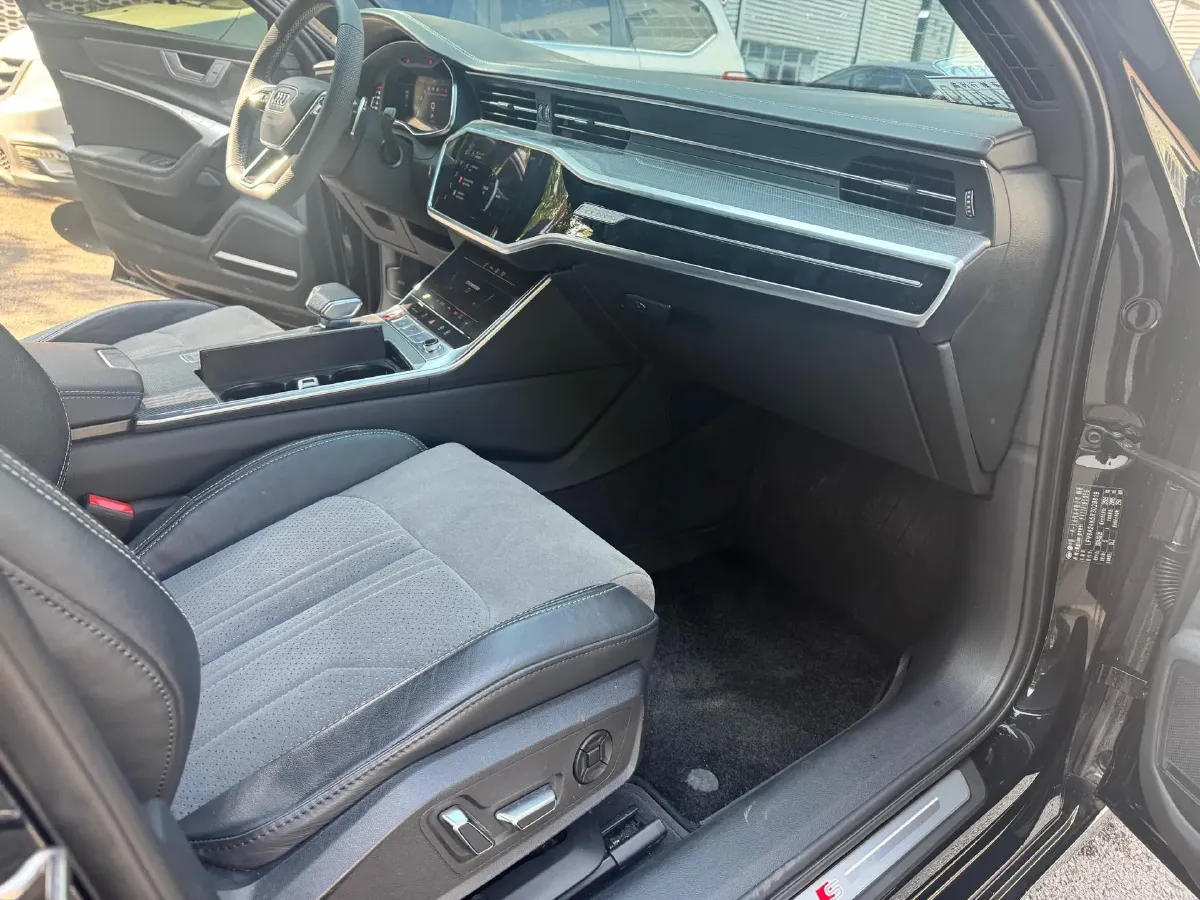 2024 Audi A6L 3.0T 340HP V6 7DCT,autocango,china used car exporter,china ev exporter,chinese used car exporter,chinese used ev exporter