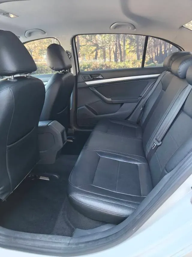 2017 Volkswagen Lavida 1.6L 110HP L4 6AT,autocango,china used car exporter,china ev exporter,chinese used car exporter,chinese used ev exporter