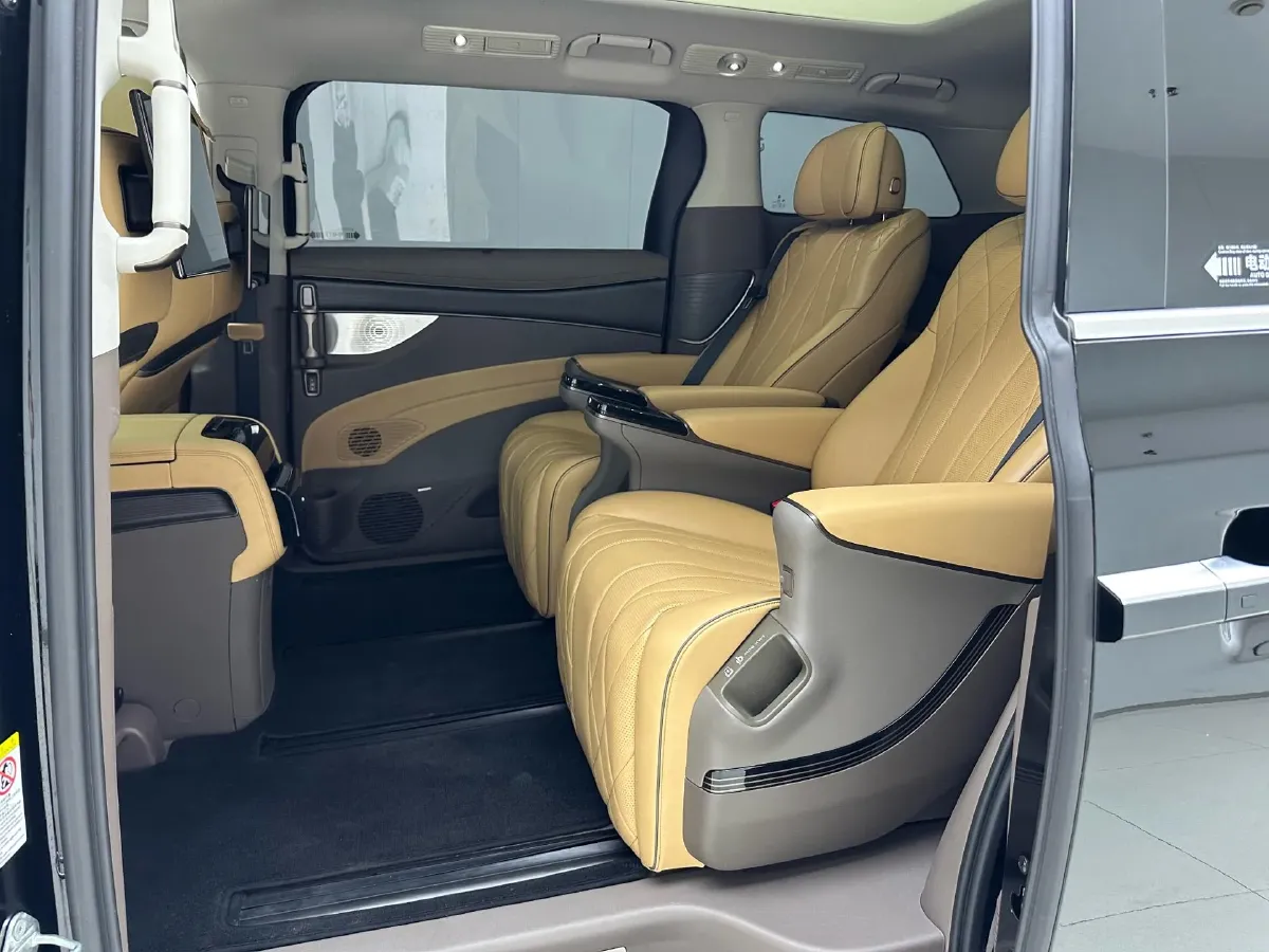 2022 Mercedes-Benz GLC Class 2.0T 197HP L4 9AT,autocango,china used car exporter,china ev exporter,chinese used car exporter,chinese used ev exporter