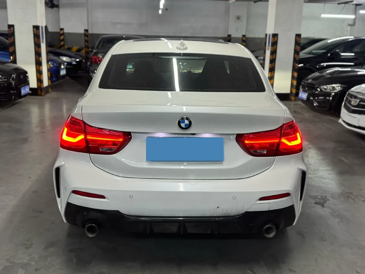 2021 BMW 1 Series 2.0T 192HP L4 7DCT,autocango,china used car exporter,china ev exporter,chinese used car exporter,chinese used ev exporter