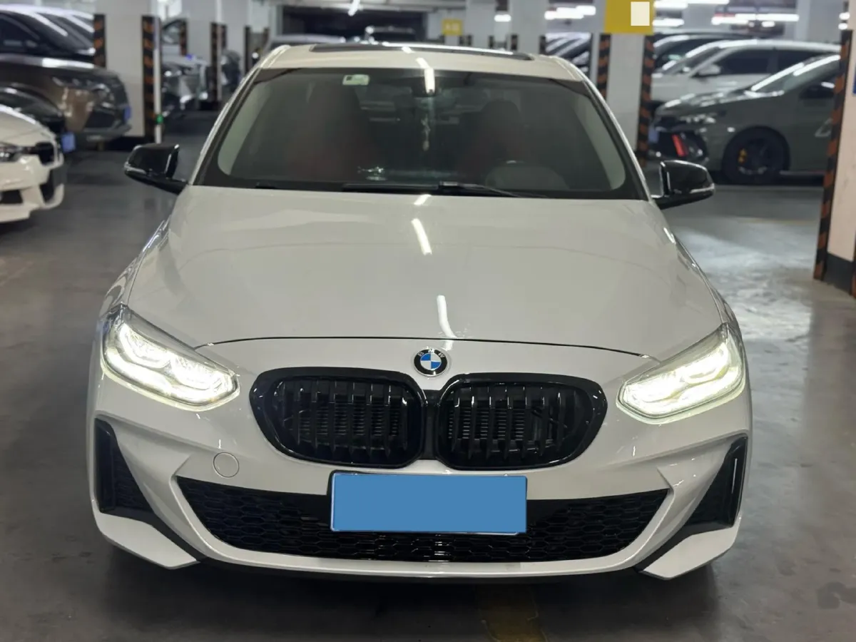 2021 BMW 1 Series 2.0T 192HP L4 7DCT,autocango,china used car exporter,china ev exporter,chinese used car exporter,chinese used ev exporter