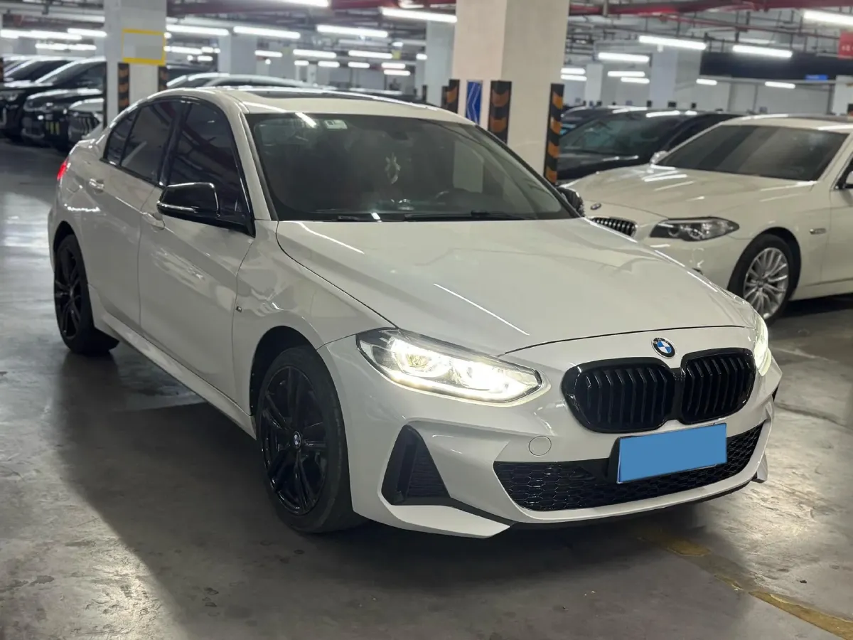 2021 BMW 1 Series 2.0T 192HP L4 7DCT,autocango,china used car exporter,china ev exporter,chinese used car exporter,chinese used ev exporter