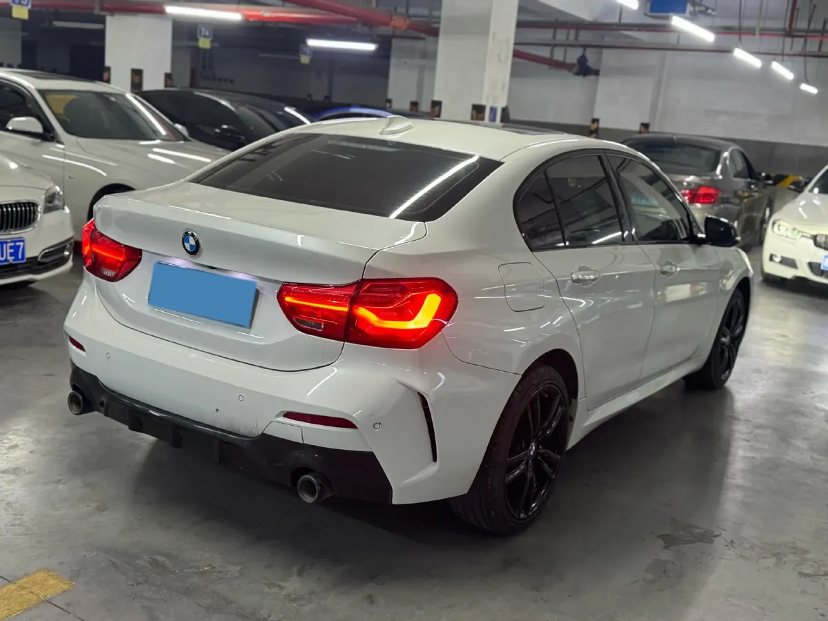 2021 BMW 1 Series 2.0T 192HP L4 7DCT,autocango,china used car exporter,china ev exporter,chinese used car exporter,chinese used ev exporter