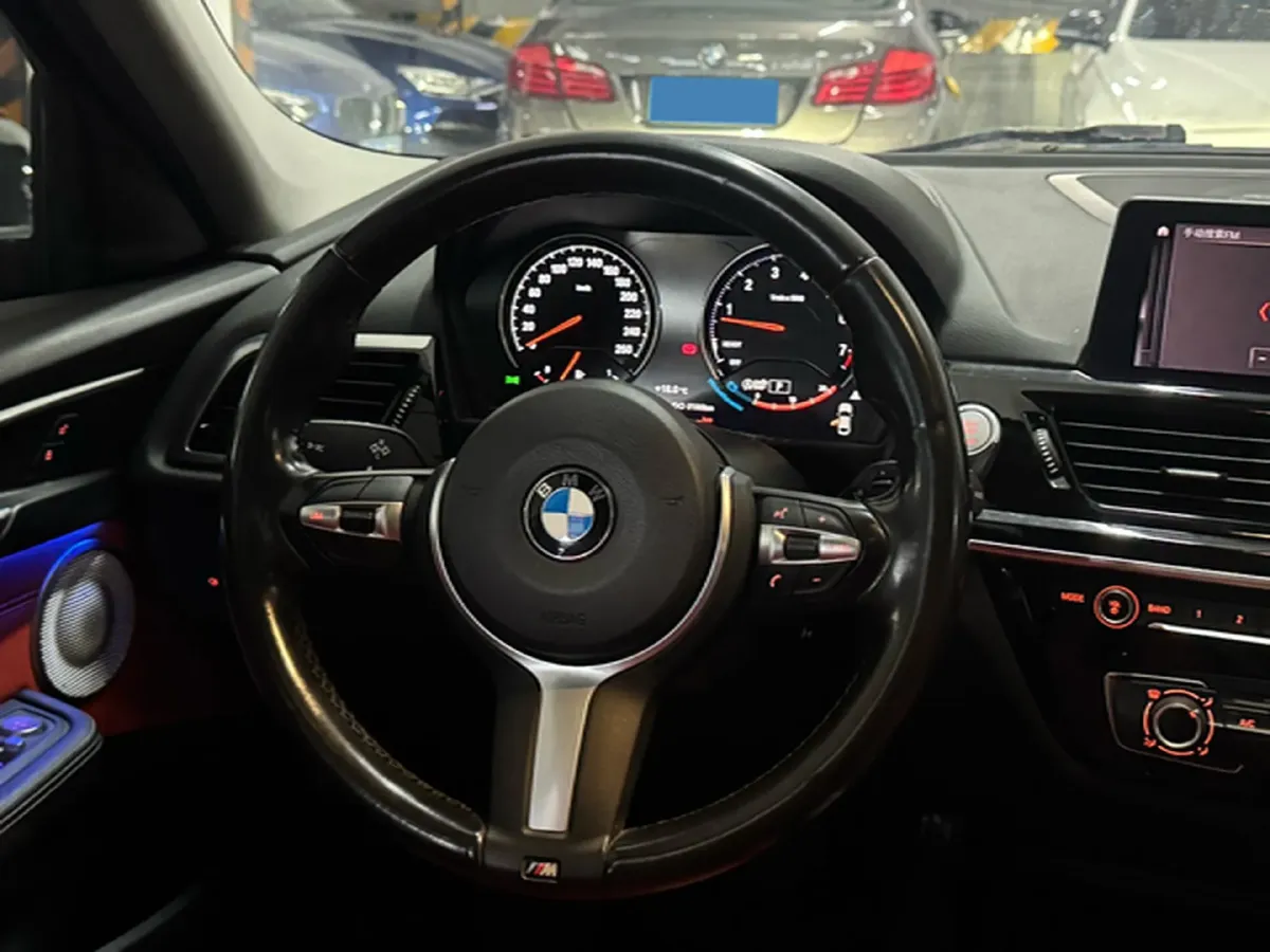 2021 BMW 1 Series 2.0T 192HP L4 7DCT,autocango,china used car exporter,china ev exporter,chinese used car exporter,chinese used ev exporter