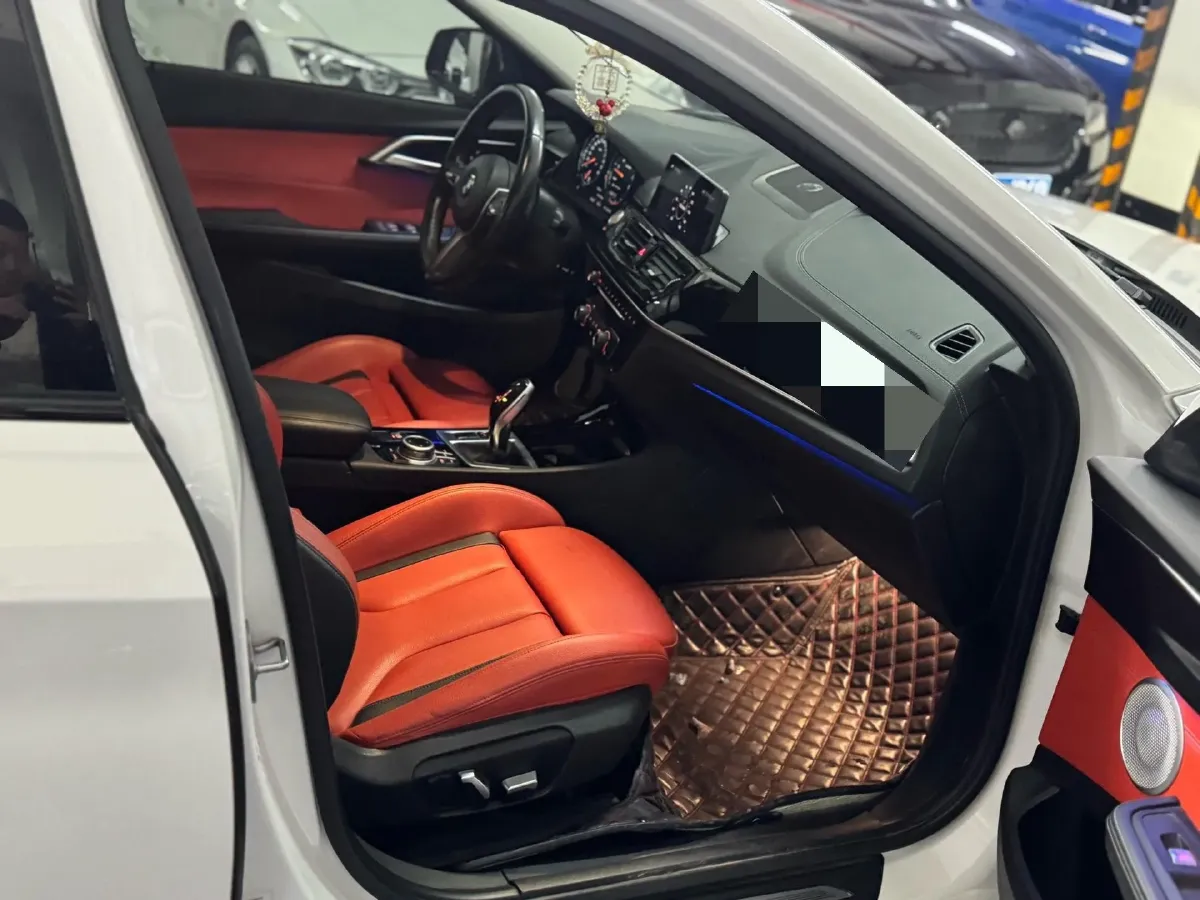 2021 BMW 1 Series 2.0T 192HP L4 7DCT,autocango,china used car exporter,china ev exporter,chinese used car exporter,chinese used ev exporter