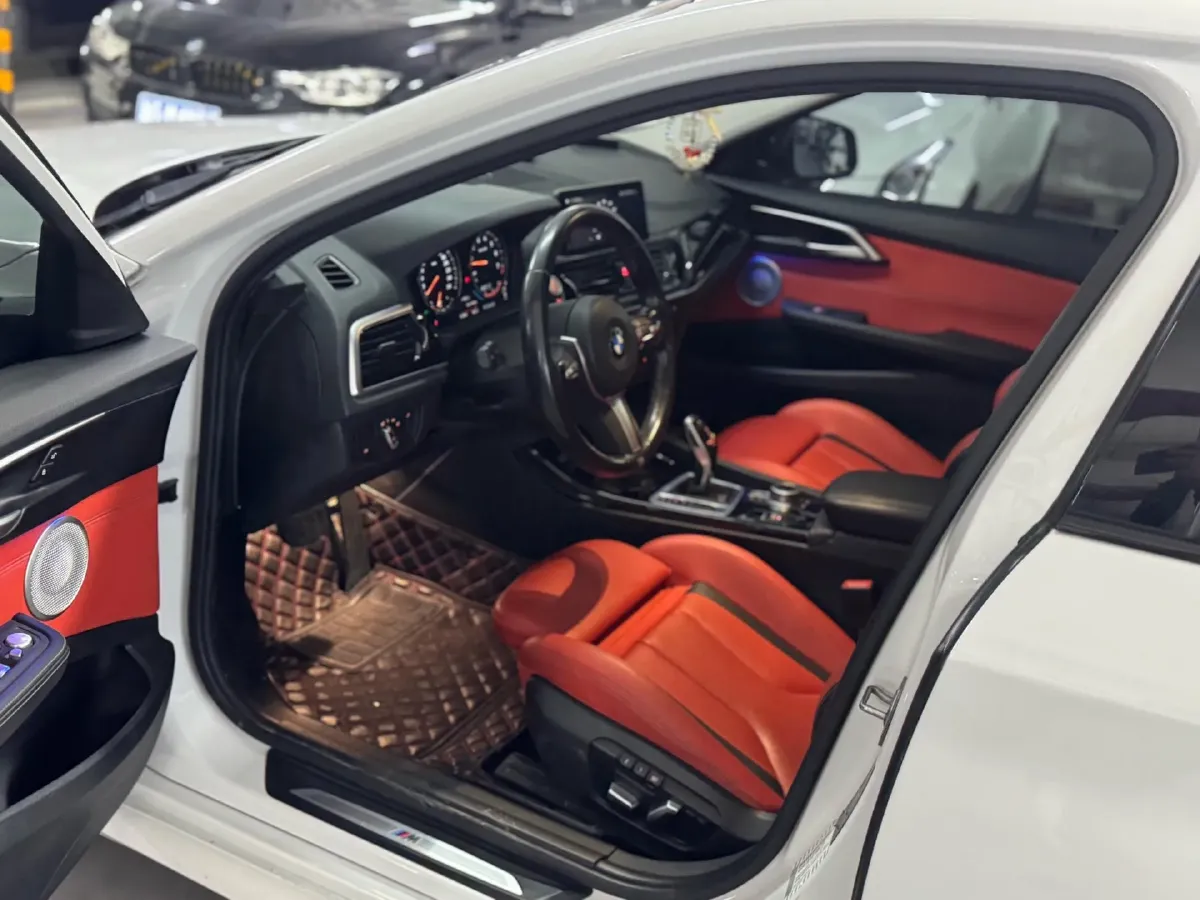 2021 BMW 1 Series 2.0T 192HP L4 7DCT,autocango,china used car exporter,china ev exporter,chinese used car exporter,chinese used ev exporter