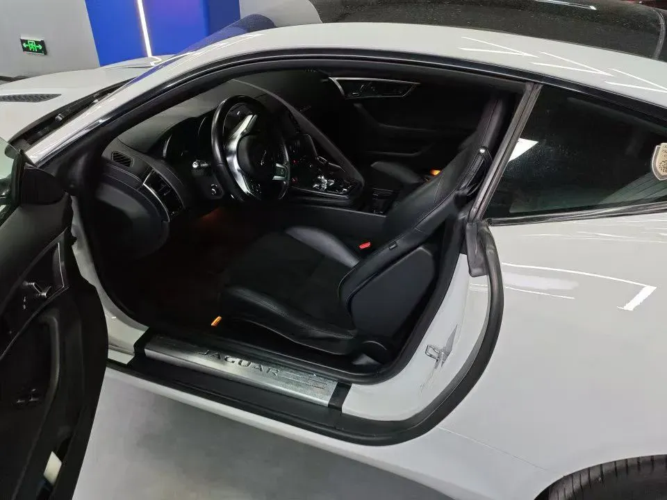 2019 Jaguar F-TYPE 2.0T 300HP L4 8AT,autocango,china used car exporter,china ev exporter,chinese used car exporter,chinese used ev exporter