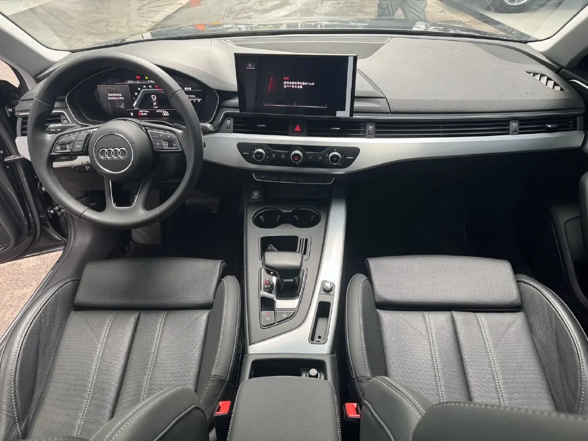 2020 Audi A4L 2.0T 190HP L4 7DCT,autocango,china used car exporter,china ev exporter,chinese used car exporter,chinese used ev exporter