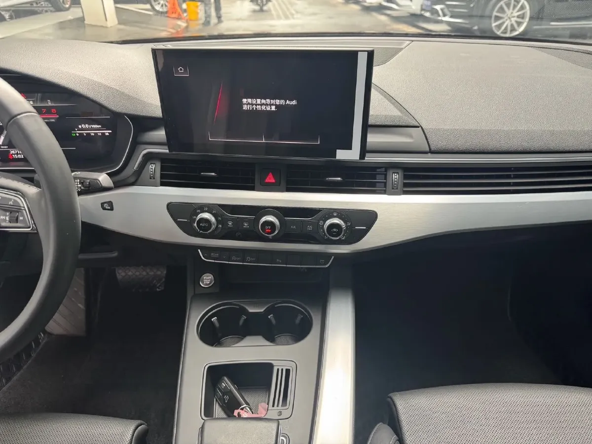 2020 Audi A4L 2.0T 190HP L4 7DCT,autocango,china used car exporter,china ev exporter,chinese used car exporter,chinese used ev exporter