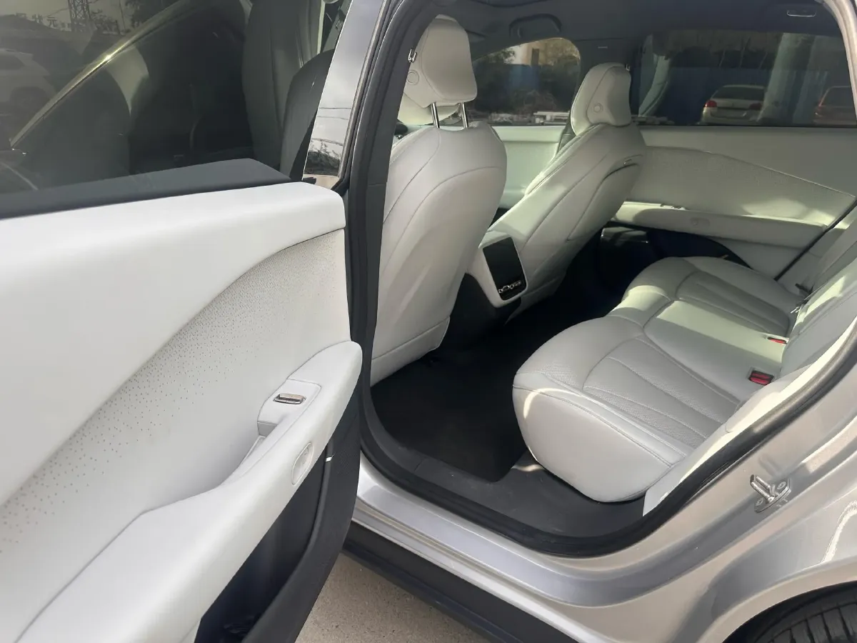 2024 Xpeng P7+ BEV 76.3KWH,autocango,china used car exporter,china ev exporter,chinese used car exporter,chinese used ev exporter