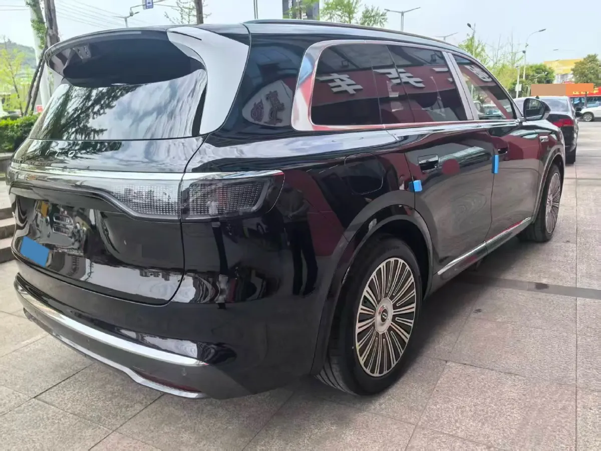 2025 AITO AITO M8 REEV 160HP REEV 53.4KWH,autocango,china used car exporter,china ev exporter,chinese used car exporter,chinese used ev exporter