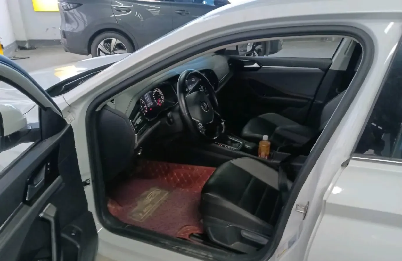 2019 Jeep Renegade 1.3T 173HP L4 7DCT,autocango,china used car exporter,china ev exporter,chinese used car exporter,chinese used ev exporter