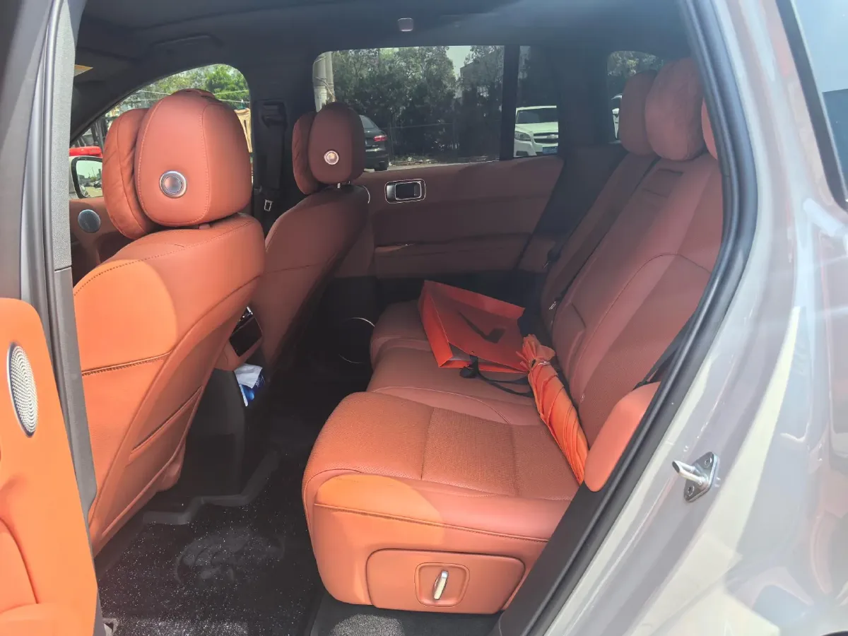 2024 Li L6 Range Extended 154HP L4 REEV 36.8KWH,autocango,china used car exporter,china ev exporter,chinese used car exporter,chinese used ev exporter