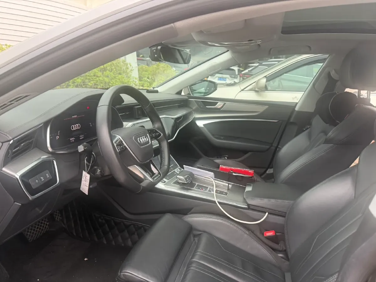 2021 Audi A7 2.0T 245HP L4 7DCT,autocango,china used car exporter,china ev exporter,chinese used car exporter,chinese used ev exporter