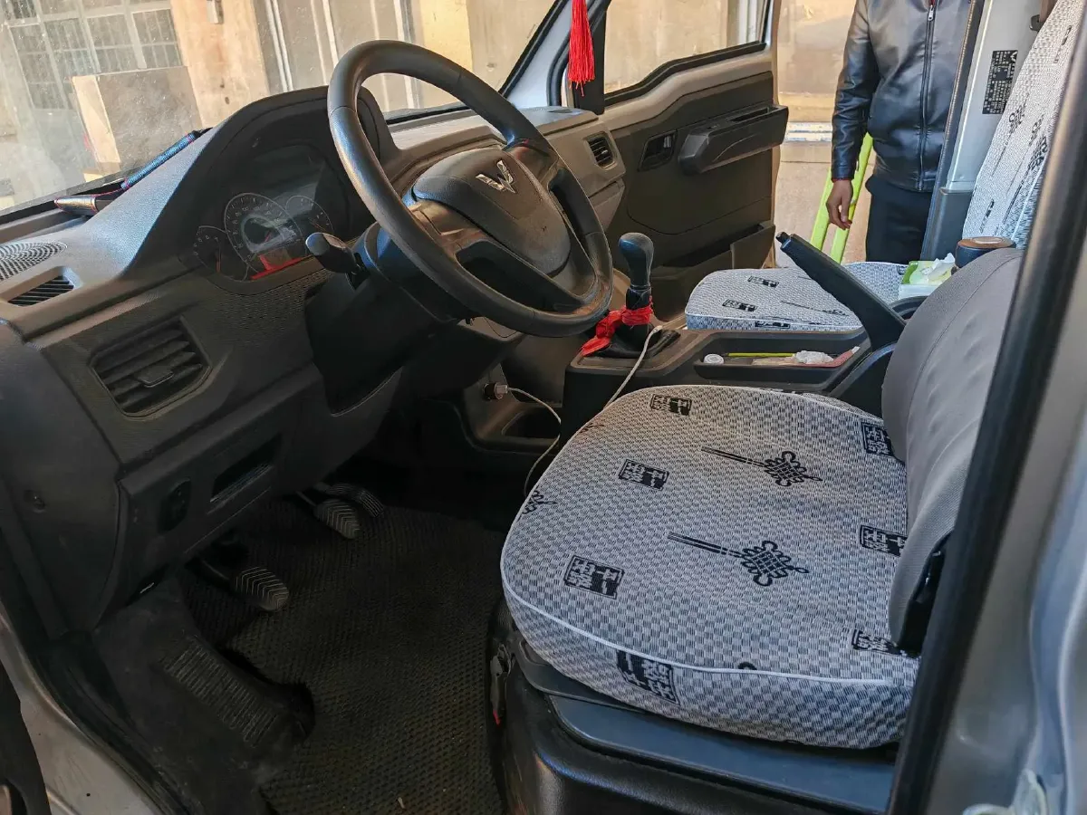 2021 NLM Motor QiTeng N30 1.25L 91HP L4 5MT,autocango,china used car exporter,china ev exporter,chinese used car exporter,chinese used ev exporter