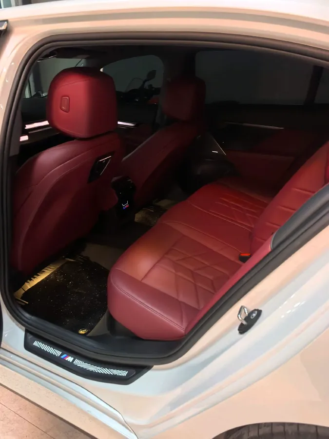 2024 BMW 5 Series 2.0T 258HP L4 8AT,autocango,china used car exporter,china ev exporter,chinese used car exporter,chinese used ev exporter