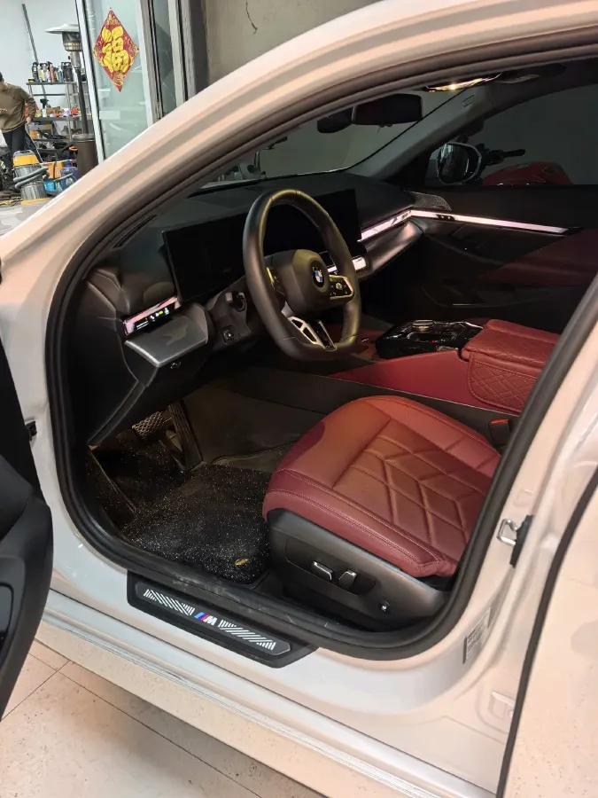 2024 BMW 5 Series 2.0T 258HP L4 8AT,autocango,china used car exporter,china ev exporter,chinese used car exporter,chinese used ev exporter