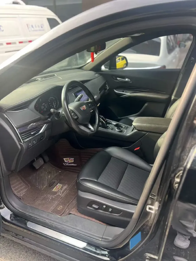 2021 Cadillac XT4 2.0T 237HP L4 9AT,autocango,china used car exporter,china ev exporter,chinese used car exporter,chinese used ev exporter