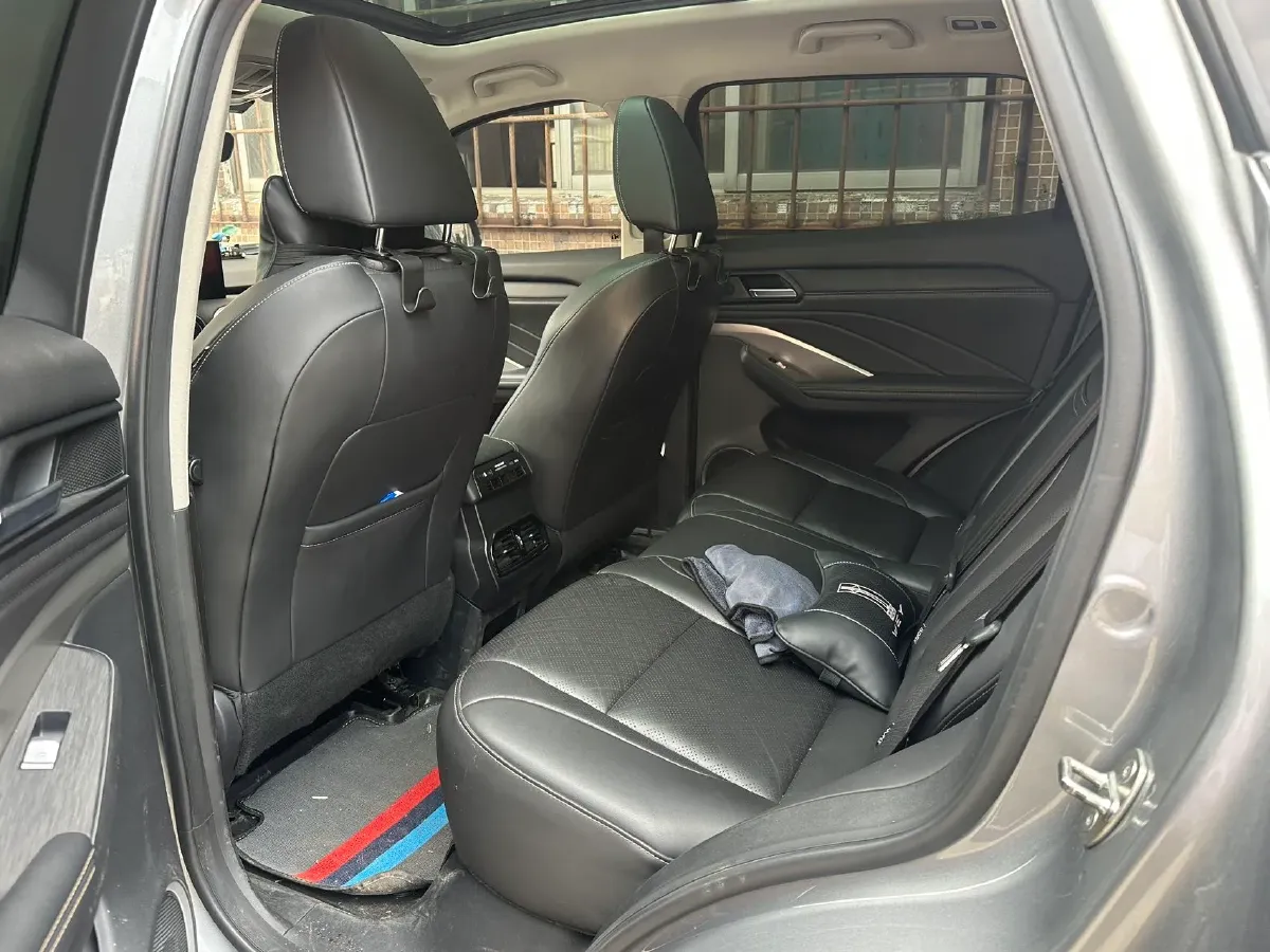 2021 WEY VV6 2.0T 227HP L4 7DCT,autocango,china used car exporter,china ev exporter,chinese used car exporter,chinese used ev exporter