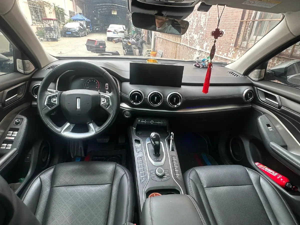 2021 WEY VV6 2.0T 227HP L4 7DCT,autocango,china used car exporter,china ev exporter,chinese used car exporter,chinese used ev exporter