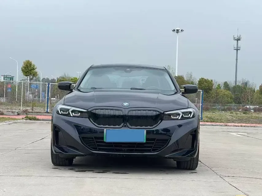 2024 BMW i3 BEV 70KWH,autocango,china used car exporter,china ev exporter,chinese used car exporter,chinese used ev exporter