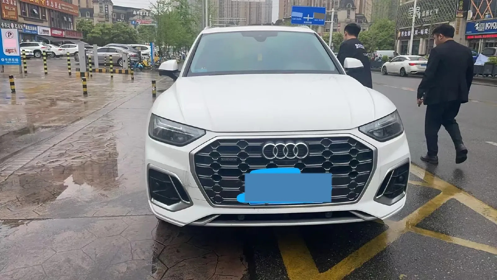 2022 Audi Q5L 2.0T 190HP L4 7DCT,autocango,china used car exporter,china ev exporter,chinese used car exporter,chinese used ev exporter