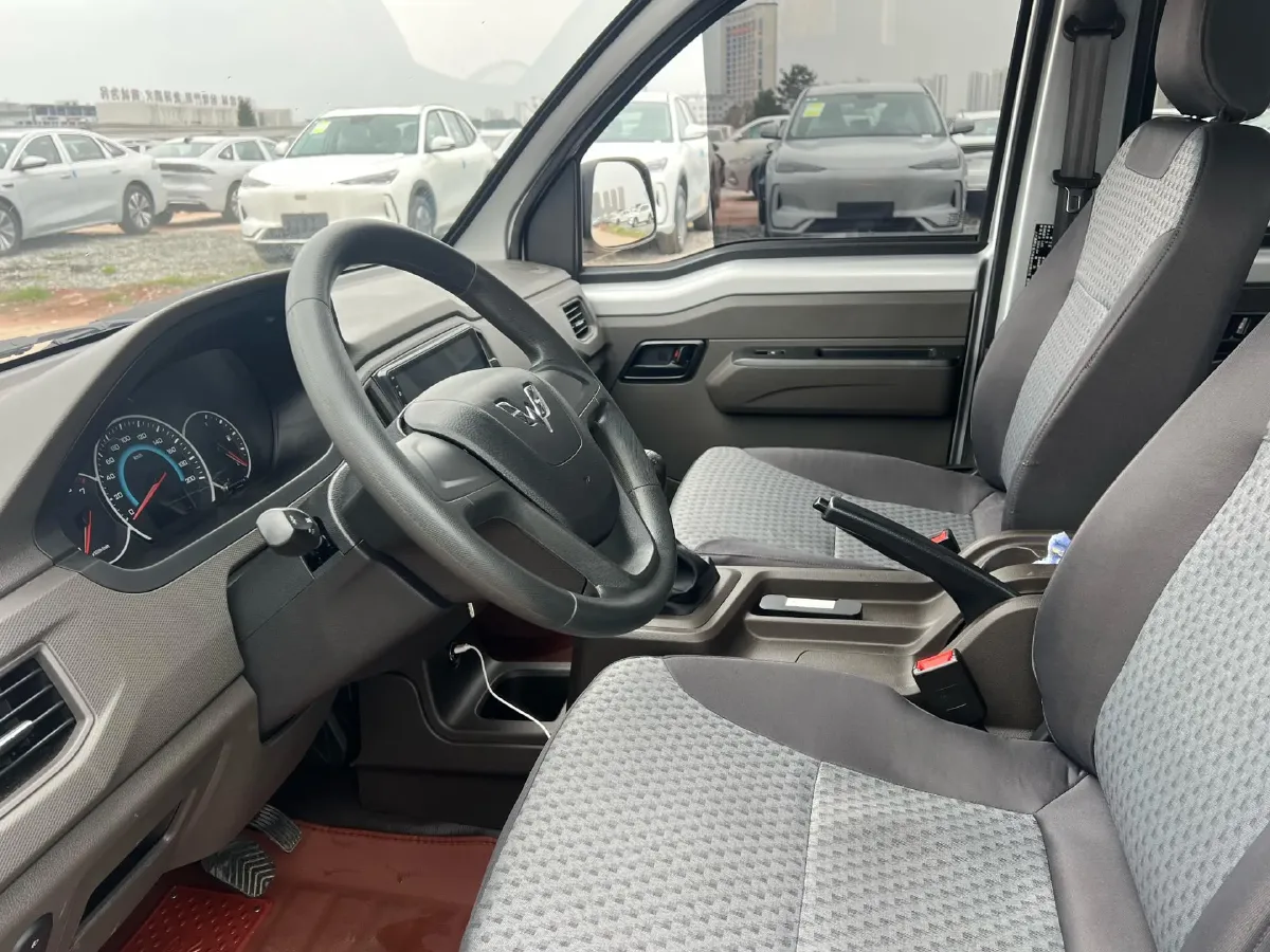 2023 WuLing RongGuang New Truck 1.5L 102HP L4 5MT,autocango,china used car exporter,china ev exporter,chinese used car exporter,chinese used ev exporter