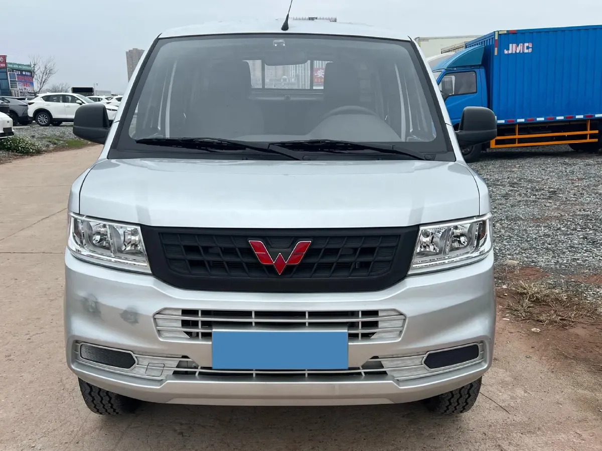 2023 WuLing RongGuang New Truck 1.5L 102HP L4 5MT,autocango,china used car exporter,china ev exporter,chinese used car exporter,chinese used ev exporter