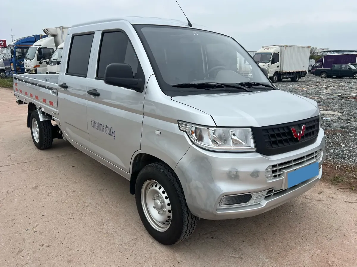 2023 WuLing RongGuang New Truck 1.5L 102HP L4 5MT,autocango,china used car exporter,china ev exporter,chinese used car exporter,chinese used ev exporter